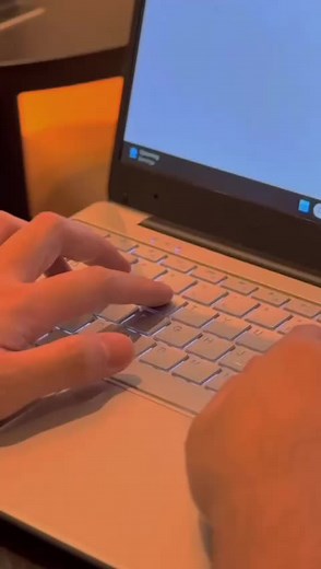 cocok buat yang suka di kafe ato di kantor #Wibgajian #promoguncang66 #fypシ #foryoupage #fyppppppppppppppppppppppp #gaming #laptop #laptopmurah #laptopcanggih #laptopcantik #laptopaesthetic #fyp #foryou #lifehack #genshinimpact #laptopkantor #laptopgaming #fypシ゚viral #foryourpage #laptopkuliah #kantor
