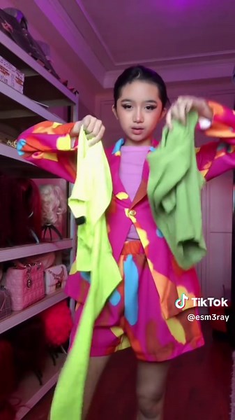 Style an outfit with me 👀💗 Outfit for the vlogs todayy :)) - IG: iamkiandramya