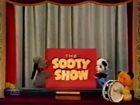 The Sooty Show - Opening Titles (Early 1970s)