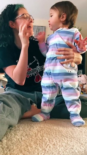 Teaching Sign Language to Babies: 20 Signs at 15 Months