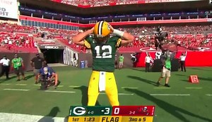 Aaron Rodgers Brings Out The Hingle McCringleberry Celebration After TD (VIDEO)
