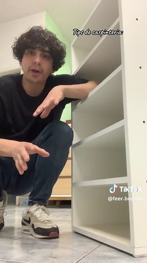 Cómo Calcular Espacios para Estantes en Carpintería