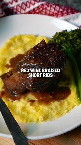 For this week’s newsletter recipe we are making Red Wine Braised Short Ribs. These short ribs are cooked until tender in a rich and decadent red wine sauce. After a long week there’s nothing better than a home cooked comfort meal that can make all of your troubles fade in the moment. I like to serve this with creamy mashed potatoes and sauteed broccolini. Checkout my newsletter to stay up to date on more recipes and events to come! royaleeats.beehiiv.com Ingredients: •3 tbsp olive oil, divided •