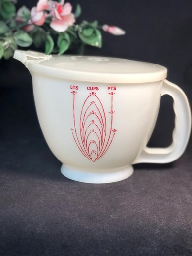 Vintage Tupperware 2 Quart Mix-n-stor - Etsy