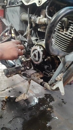 New Clutch Plates Assembly Process #EngineeringCommunity #engineeringchallenges #mechanicalengineering #womeninengineering #engineeringstudent #EngineeringDesign #EngineeringCareer #FutureOfEngineering #electricalengineering #engineering | Mechanical Engineering World