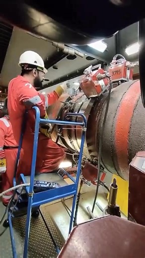 Methods of Pipeline Welding https://bit.ly/4fZfYot . . TIG MIG ARC Grind Welding Hood https://amzn.to/413k8qI MMA arc Welder Machine https://amzn.to/3EqUhQH Welding Safety Gear https://amzn.to/42HHR0Q | Welding of Welders