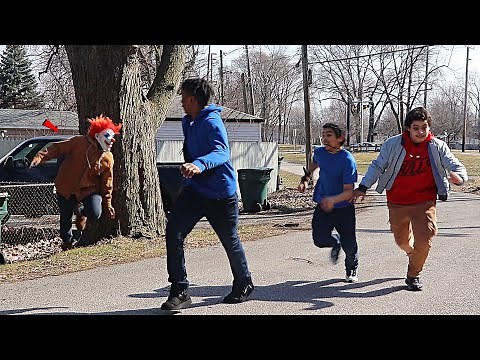 K*LLER CLOWN 🤡 IN THE HOOD PRANK!!!