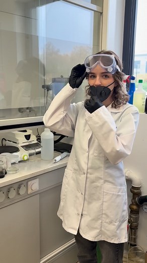 14 reactions | Film nagrany w celach humorystycznych #lab #safety #girlspower #job #trend | ECO SHINE | Facebook