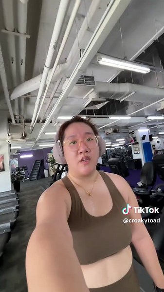 Everyone told me it’s good, no one tell me it burns. #weightloss #gymtokhumor #stairsmaster