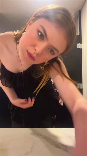 alex 🦞 (@bisexualbeets)’s videos with NOKIA - Drake