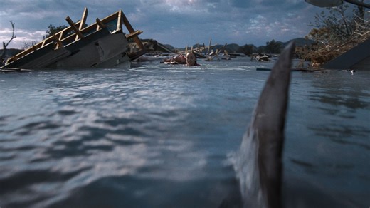 Netflix estrena la película de tiburones definitiva que mezcla terror y desastre en un pueblo inundado