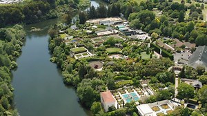 10K views · 85 reactions | We’re on the hunt for an inspirational leader to continue the legacy of our much-loved public garden. Applications close 5 March 2021. Visit www.hamilton.govt.nz/careers to apply. | Hamilton Gardens | Facebook