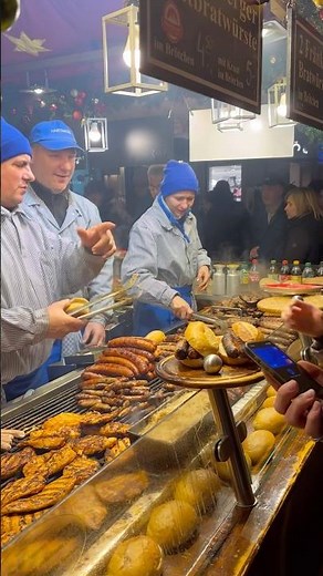 🎄🔥 Street Food Paradise at the Nuremberg Christkindlesmarkt – A Feast for the Senses ❄️