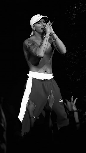 ᴍᴏᴇ | ꜱᴇʀᴅᴄᴇ on Instagram: "ᴍᴏᴄᴋɪɴɢʙɪʀᴅ 💔 @eminem"