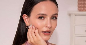 Larissa Manoela vive fase adulta em filme com cenas picantes e beijo em mulher