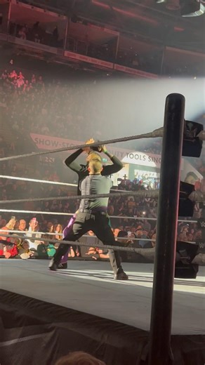 Bron Breakker WWE Entrance Nottingham Live #wwe #jevonevans #bronbreakker #wwenottingham #wwelive