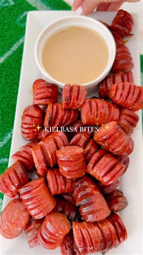 These oven-baked kielbasa bites are sweet, tangy, and absolutely impossible to stop snacking on 🤍 Perfect for game day, parties, or when you need an easy appetizer that everyone loves. Don’t skip the creamy Dijon dipping sauce — it’s that good. Like this post and comment BITE for the recipe ✨ #EasyAppetizer #GameDayFood #PartyAppetizers #OvenBaked #FoodieFavorites | Life by Leanna