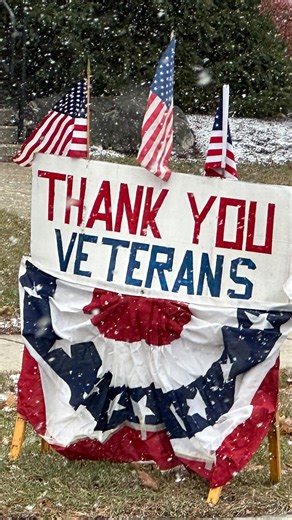 Over the past few days, I’ve had the privilege of joining two meaningful Veterans Day events honoring the men and women who have served our country. Yesterday, on November 10, I visited Lee Elementary School for their Veterans Gathering — a wonderful, heartfelt ceremony organized by teacher Lori Curtin, with students, staff, relatives, and loved ones showing their appreciation through songs and remarks. It was truly moving to see so many parents, grandparents, and caregivers, and to witness youn