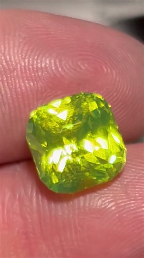 Luminescent Garnet: near perfect geometry