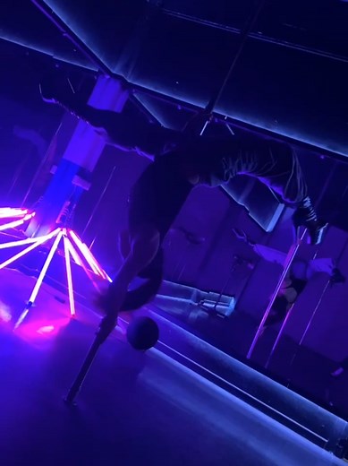 💙💙💙💙💙💙💙 #poleexotic #polehard #exotichard #poletok #polechile #pleaserheels #pdexotic #pdsplits #poledance #poleflow #polesport #poledancer #poledanc #poledancersoftiktok #exotictricks #poletrick #