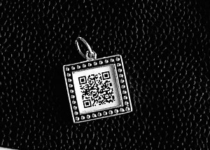 Custom QR Code Pendant/personalised Gift/ QR Code Accessories / Gift for Men / Unisex Gift / QR Gift - Etsy