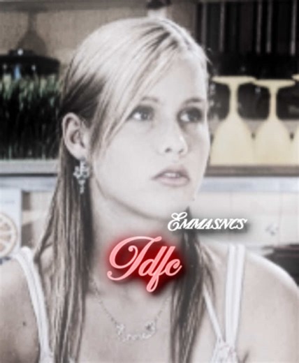 Emma Gilbert: Surreal Moments in H2O Just Add Water