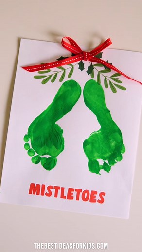 Mistletoes Footprint 🎄 - so cute! https://www.thebestideasforkids.com/mistletoes-footprint/ | The Best Ideas for Kids