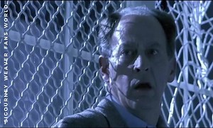 The Alien Queen vs T-2 | Sigourney Weaver Fanspage