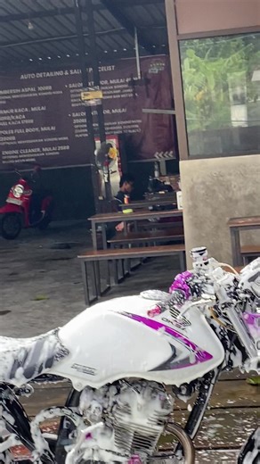 Koceh dan Gaya Megapro yang Menawan