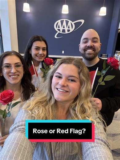 Rose or red flag? You decide! 🔗 Link in bio to stay safe online. . . #onlinedating #scams #identitytheft #protection