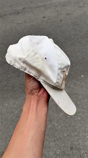 A good vintage snapback! 1990s Los Angeles Raiders SS White Dome Script. This is ART to me.