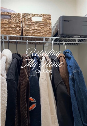 Coat closet done ☑️ So glad this one is done because it’s been bothering me for a while lol! What do you think? • #organizing #cleaning #home #clean #organization