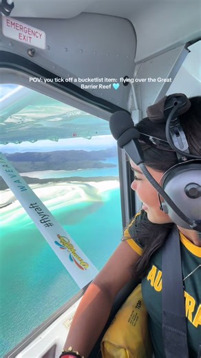 Experiencing the Whitsundays & Great Barrier Reef from above, unreal🩷 #whitsundayislands #greatbarrierreef #australia #fyp #travel