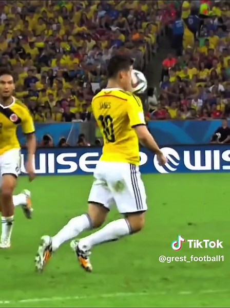 Unforgettable Football Shots in History