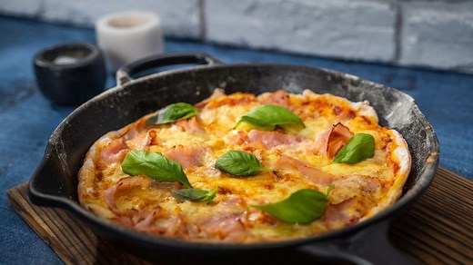 Super easy ham and pineapple pizza recipe
