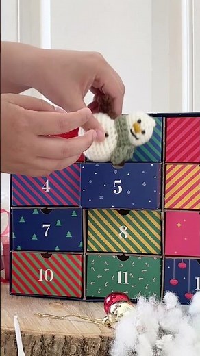 Red Heart Advent Calendar (Day 5) - Snowman