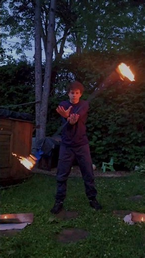 Spinning a bo staff on fire? #fire #firejuggling