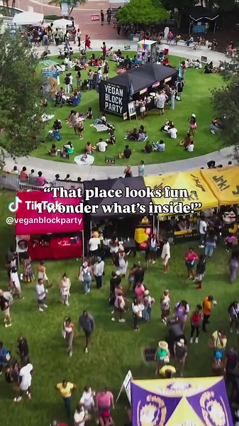 🌿VEGAN BLOCK PARTY is home to 50 of the best vendors and food trucks across South Florida - in one place, for one day only: 🇺🇸July 5, 2025 📍Esplanade Park 🌞Downtown Fort Lauderdale 🌴3pm-9pm 🎟️Tickets: veganblockparty.com . . #veganblockparty #eatdrinkvibe #vbp2025 #orlando #soflo #southflorida #fortlauderdale #centralflorida #veganlife #plantbased #veganfest