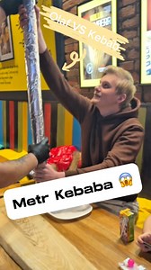 Zanim były pierogi barszcz krokiety sernik… był metr kebaba challenge nagrany grubo przed świętami, ale takie akcje nie tracą na mocy 💪 daj 🔥 w komentarzu jeśli szanujesz odwagę Olafa. #Bacowóz 🚚 #ChallengeuBacy 🍔 #challenge ✨ | Cyprysek Góralska Zdrowa Żywność z Dostawą do Domu Chorzów I Okolice