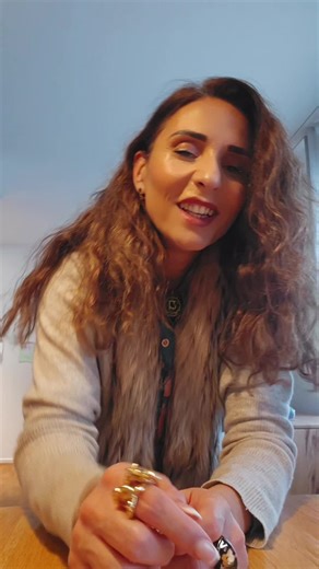 POV: bei vitamine și minerale pentru sănătate… și după 5 minute nu te mai poți opri din râs 🤣🤣🤣 Eu: „Le iau doar pentru imunitate.” Tot eu după: râd singură prin casă fără motiv 😜 Se pare că dispoziția bună e bonus 😂 #fyp #foryou #foryoupage #tiktokromania #viral