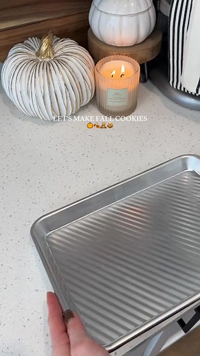 Quick and easy fall cookies 🍂🎃 #fall #cookies #asmr #pumpkinseason #diy #fyp #reelsfb #reelsviral #reelsvideo #facebookreels #FacebookReelsContest #reels #reelsfb #reels2024 #shorts | Reel Accelerate