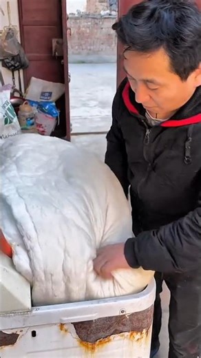 How can I clean this blanket in the washing machine?