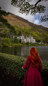 A castle straight out of a fairytale ✨🏰❤️ Originally Kylemore Castle, the castle is now known as Kylemore Abbey and is currently a Benedictine Monastery, founded for Benedictine nuns who fled Belgium in World War I in 1920. You can visit Kylemore Abbey, which is about an hour and a half drive north west of Galway. Tickets are €16.00 and this takes you inside the restored rooms, through the Victorian walled garden, the Neo-gothic church along with the woodlands on the grounds. Sadly, we didn’t g