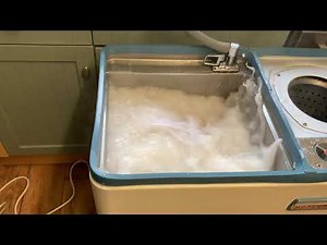 Hoovermatic 3174 Slow-Motion Wash - Twin Tub Vintage Washing Machine (1958)