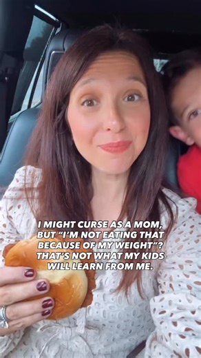 A lot of us grew up hearing little diet comments and noticing them more than we let on. No blame at all; that was just the time we lived in. Now with my kids, I’m keeping things positive and focusing on enjoying moments together. 🤍 | Samantha Vanderpool