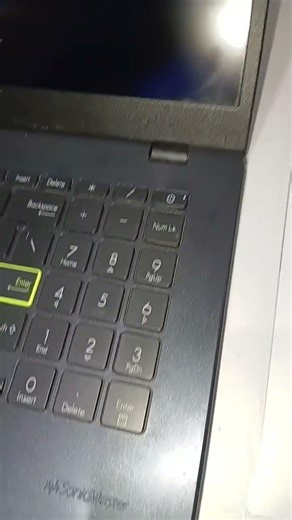 Laptop asus Vivobook E510MA