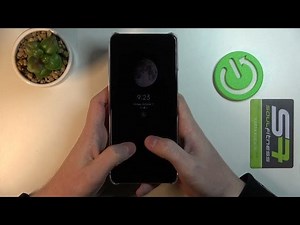 ZTE Axon 30 Hand Size Comparison