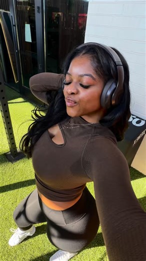 @fit.w.raven on Instagram: "2026 is about habits I can’t talk myself out of! 💪🏽 #gymgirls #gymgirl #gymmotivation #fitnessjourney"