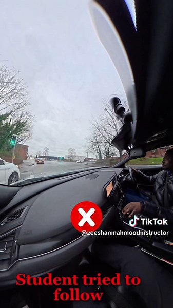 Driving Test Tips: Avoid Failing at Traffic Lights