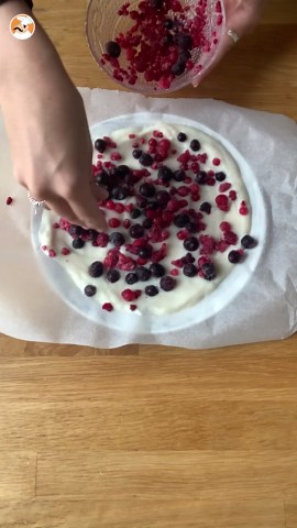Frozen yogurt bars with red berries